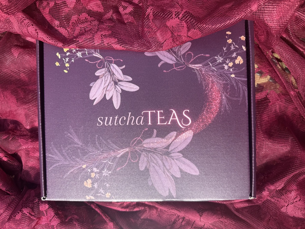 sutchaTEAS Red Thread Collection box